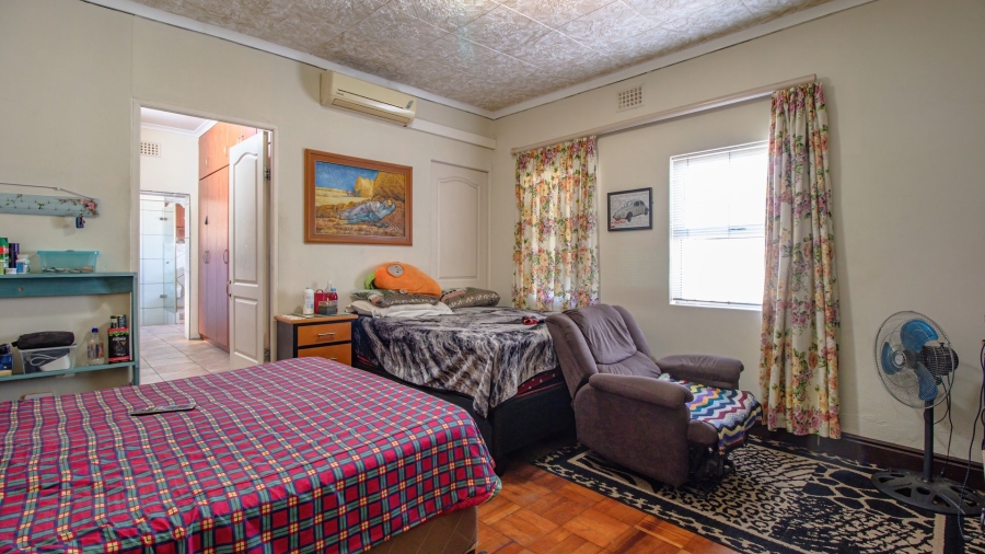 6 Bedroom Property for Sale in Van Ryneveld Western Cape